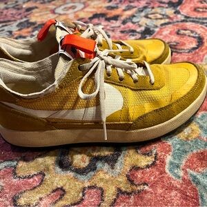 Nike tom sachs yellow